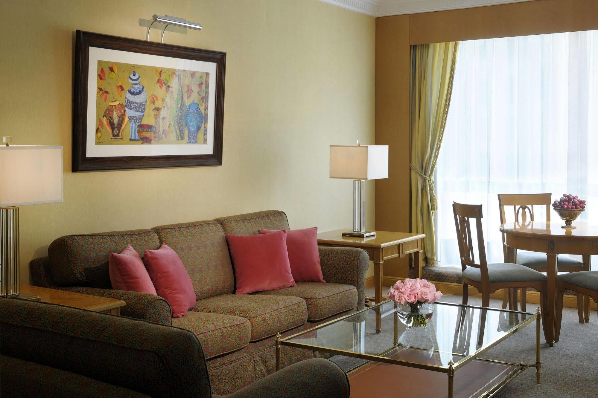Jw Marriott Hotel Kuwait Кувейт Номер фото